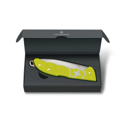 Victorinox - Navaja Suiza Multiusos Hunter Pro Alox Limón Edición Limitada 2023